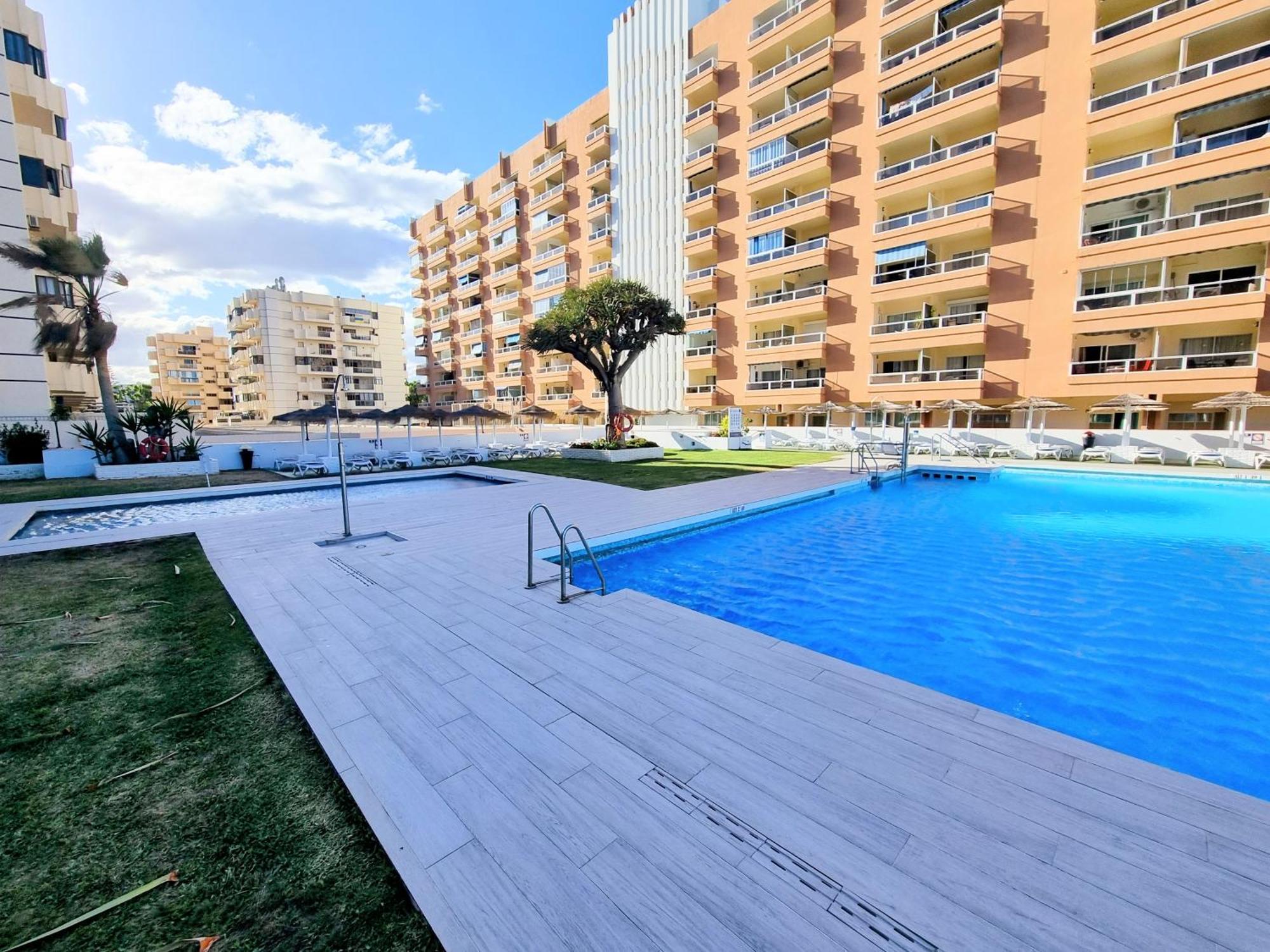 Pyr Beach And Pool Studio II Фуэнхирола Экстерьер фото